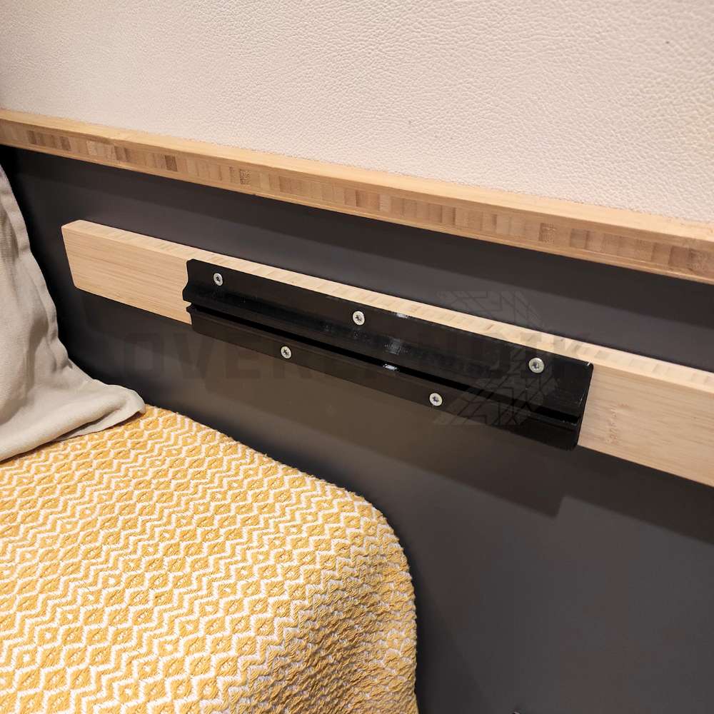 Table de camping flottante avec rail mural